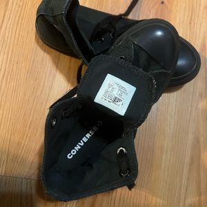 Kids converse size 2 black